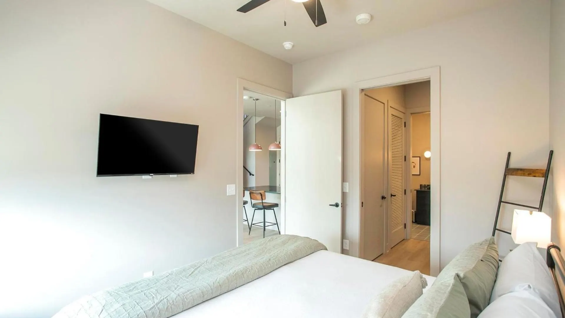 Chic 2Br Apt With Loft In East Nash Sleeps 6 Nashville 0*,  United States