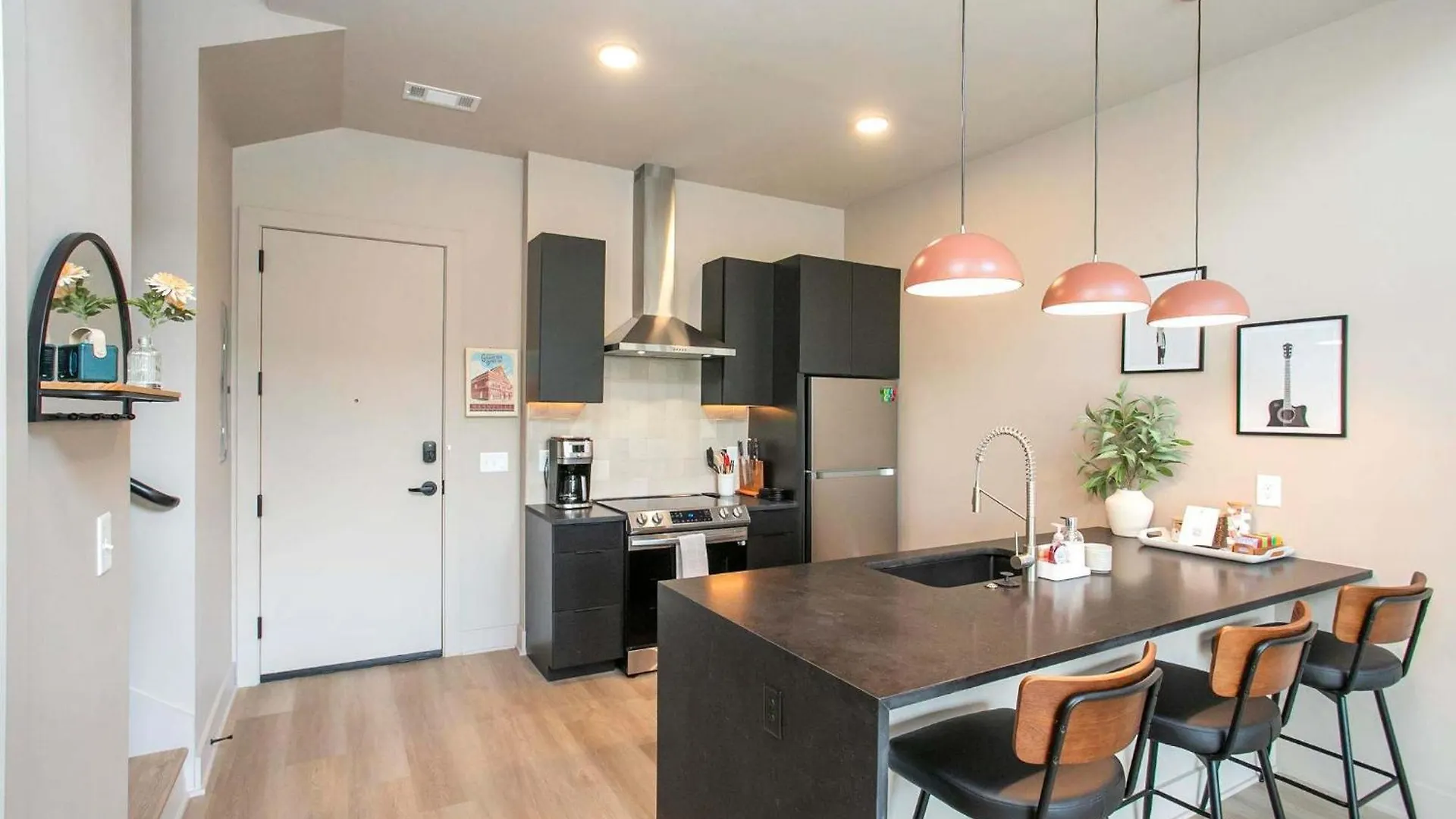 Lägenhet Chic 2Br Apt With Loft In East Nash Sleeps 6 Nashville