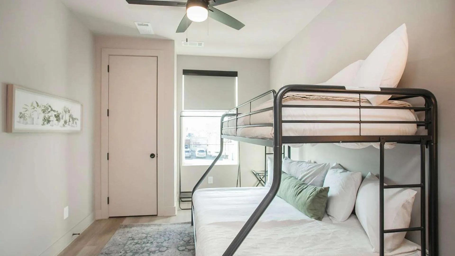 Chic 2Br Apt With Loft In East Nash Sleeps 6 Nashville 0*,  United States