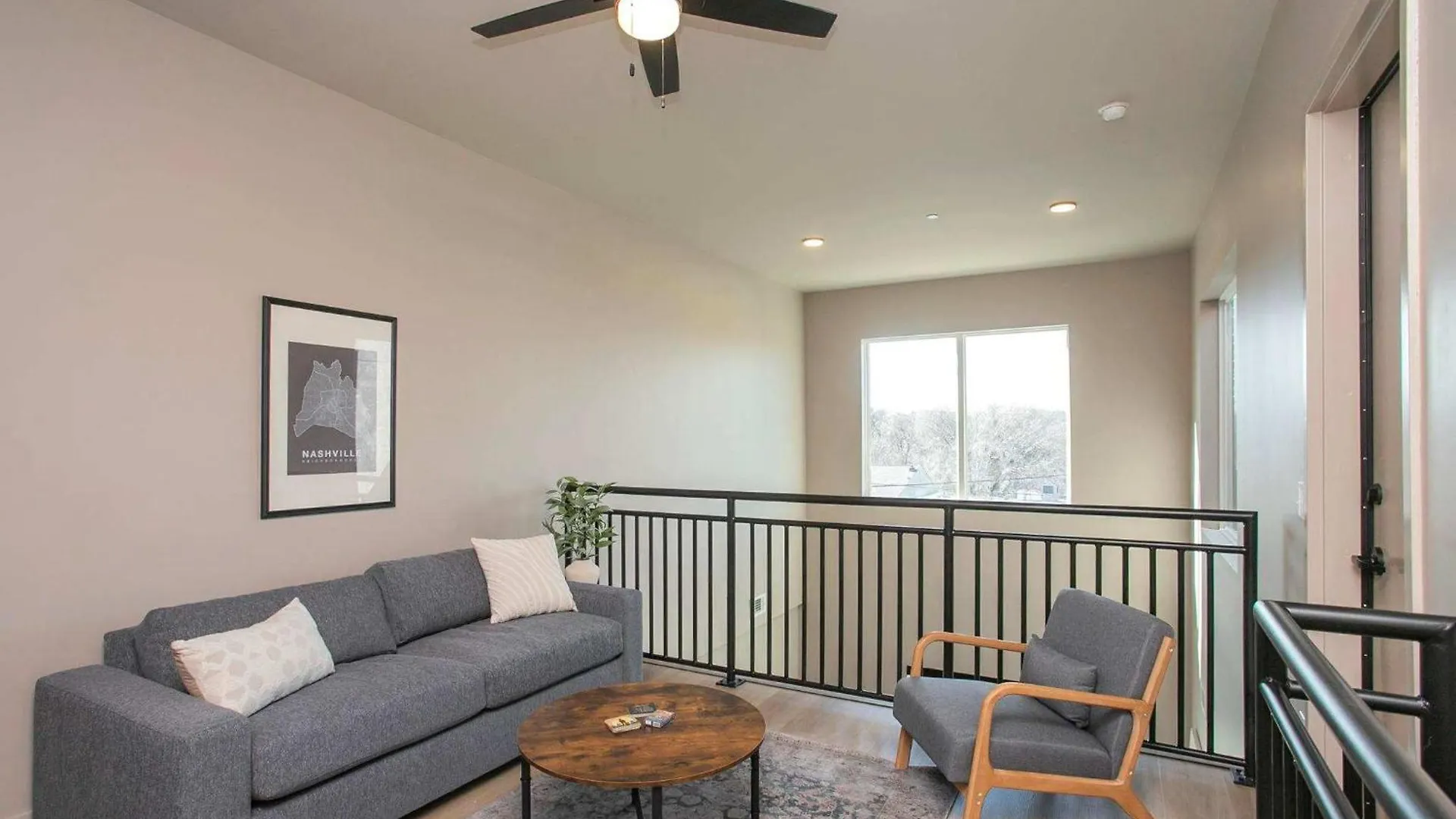 Chic 2Br Apt With Loft In East Nash Sleeps 6 Nashville Apartment