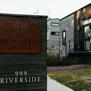  Aparthotel Ironwood Grove, Tiny House